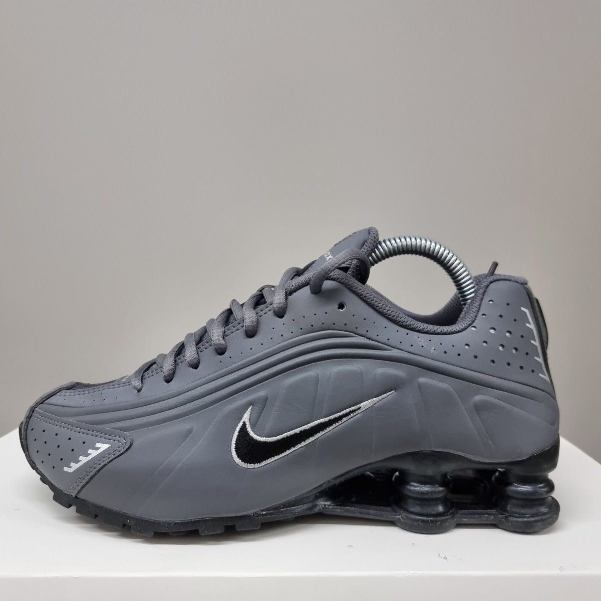 Nike Shox R4
