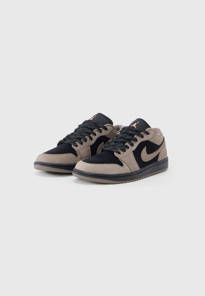 Jordan 1 Low SE