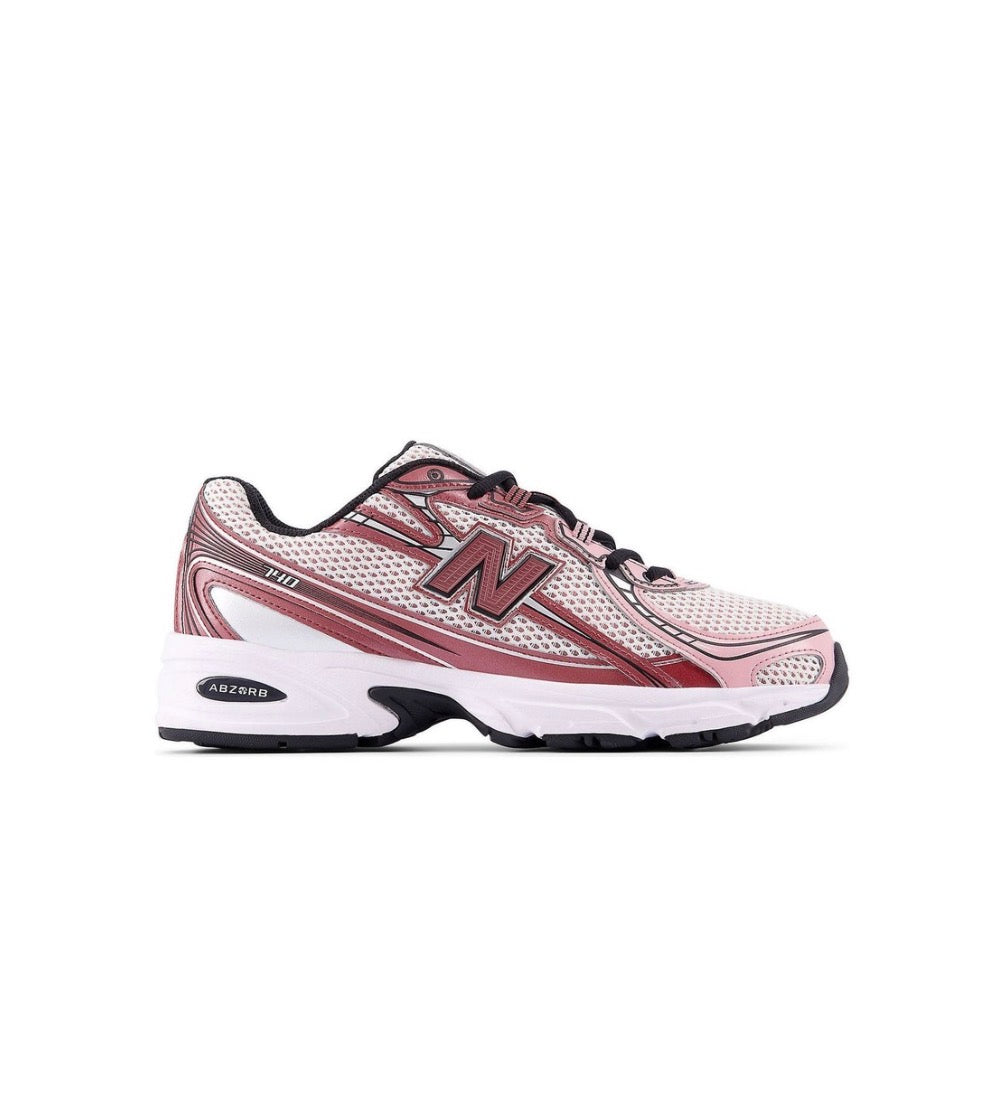 New Balance 740