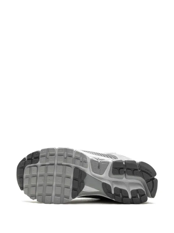 Nike Vomero 5