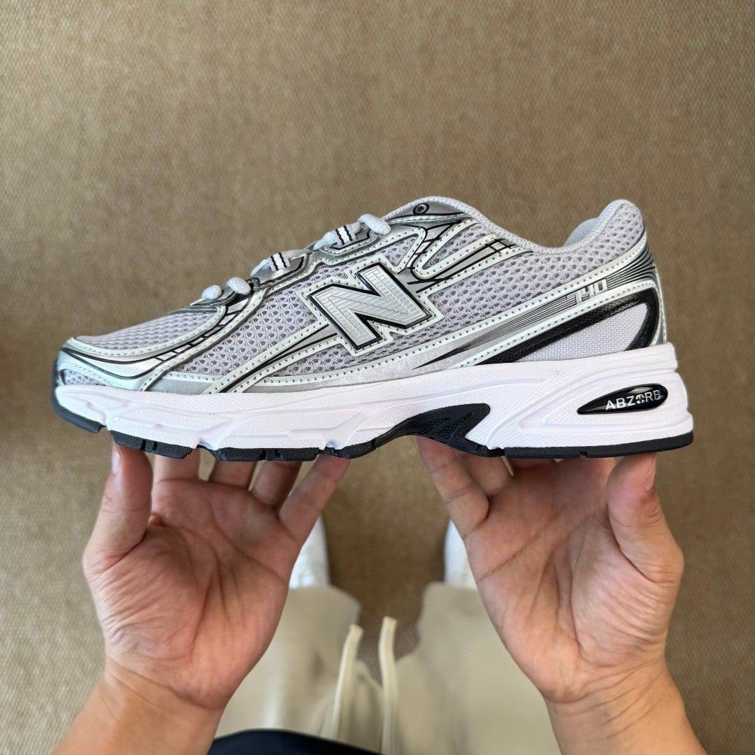 New Balance 740