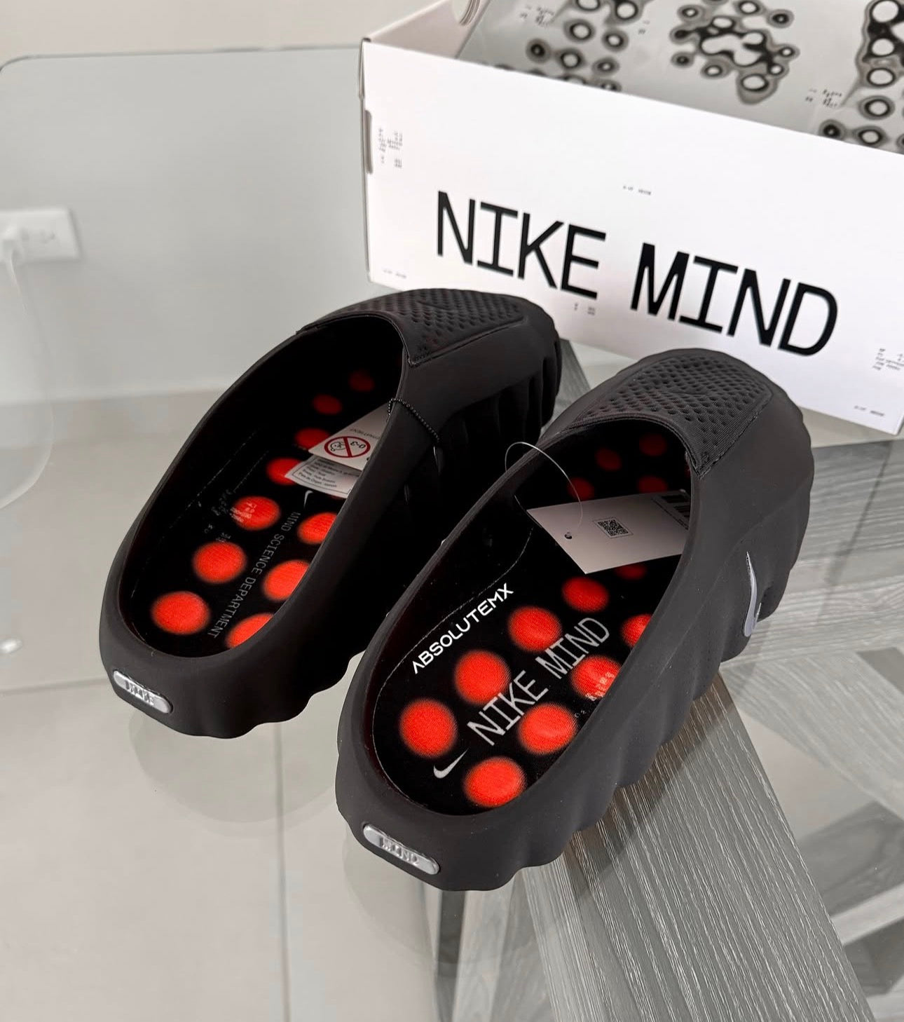 Nike Mind 001