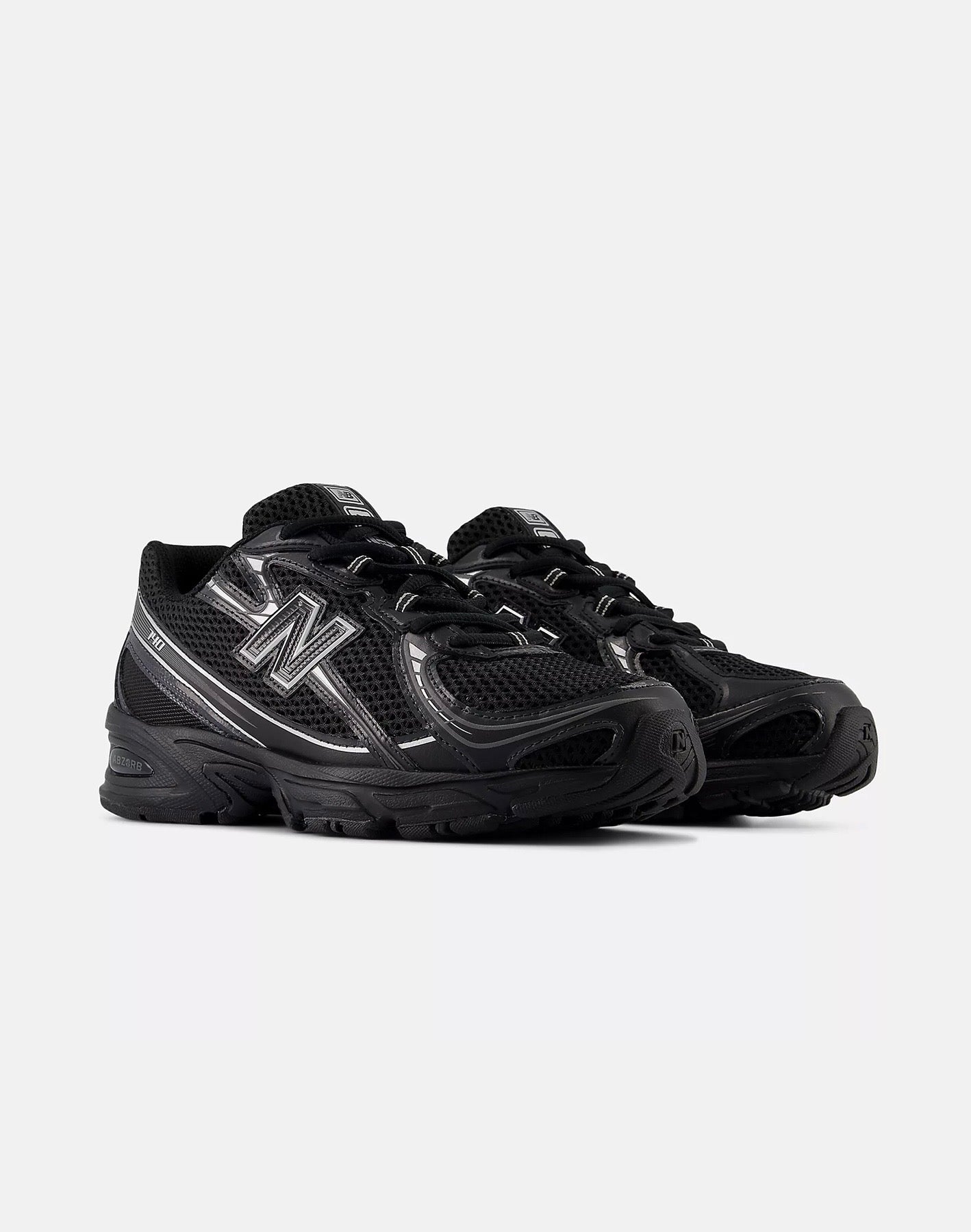 New Balance 740