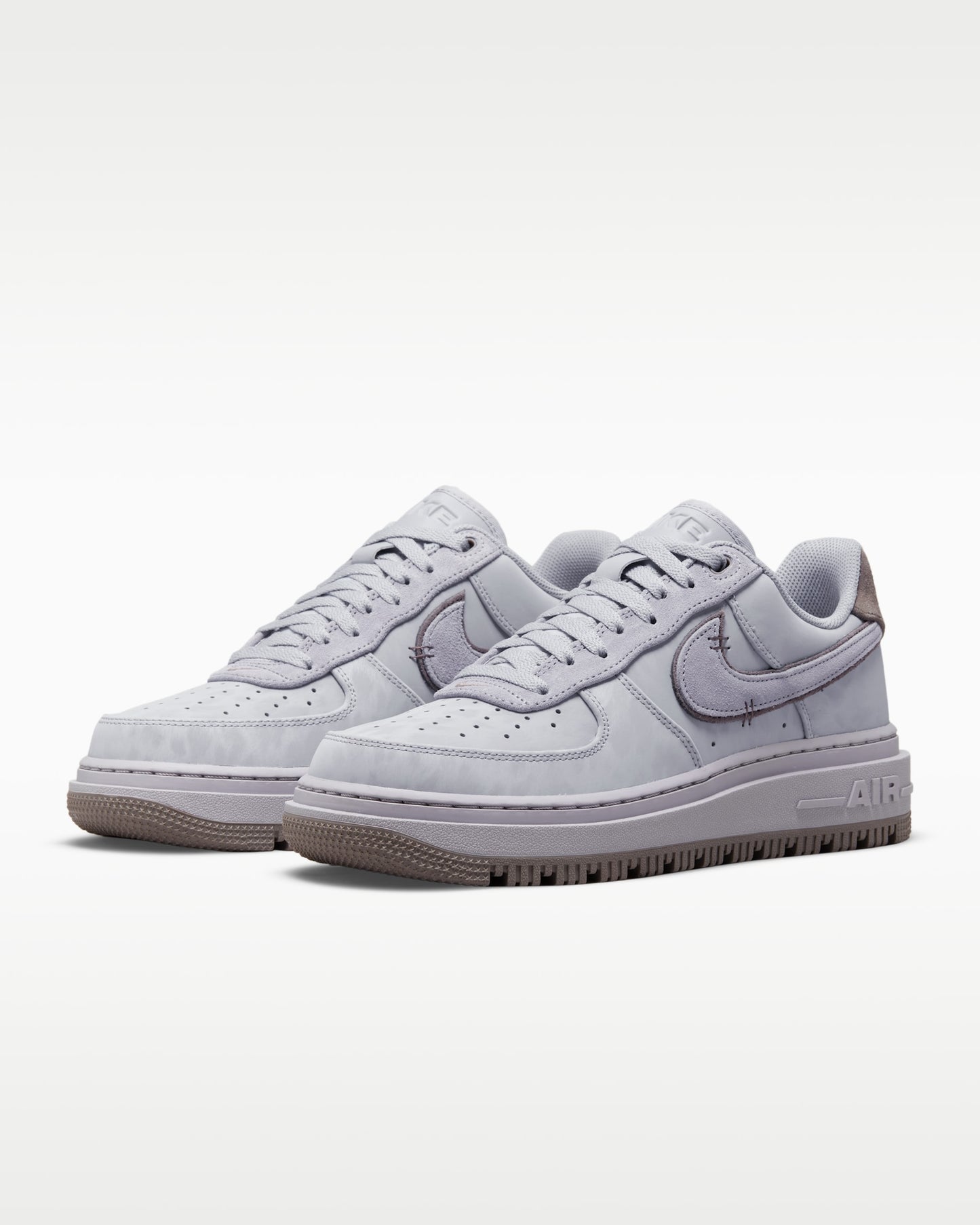 Nike Air Force 1 Luxe