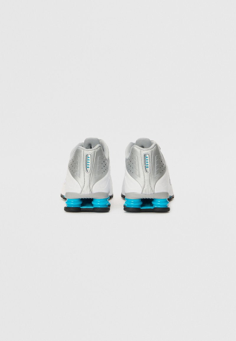 Nike Shox R4