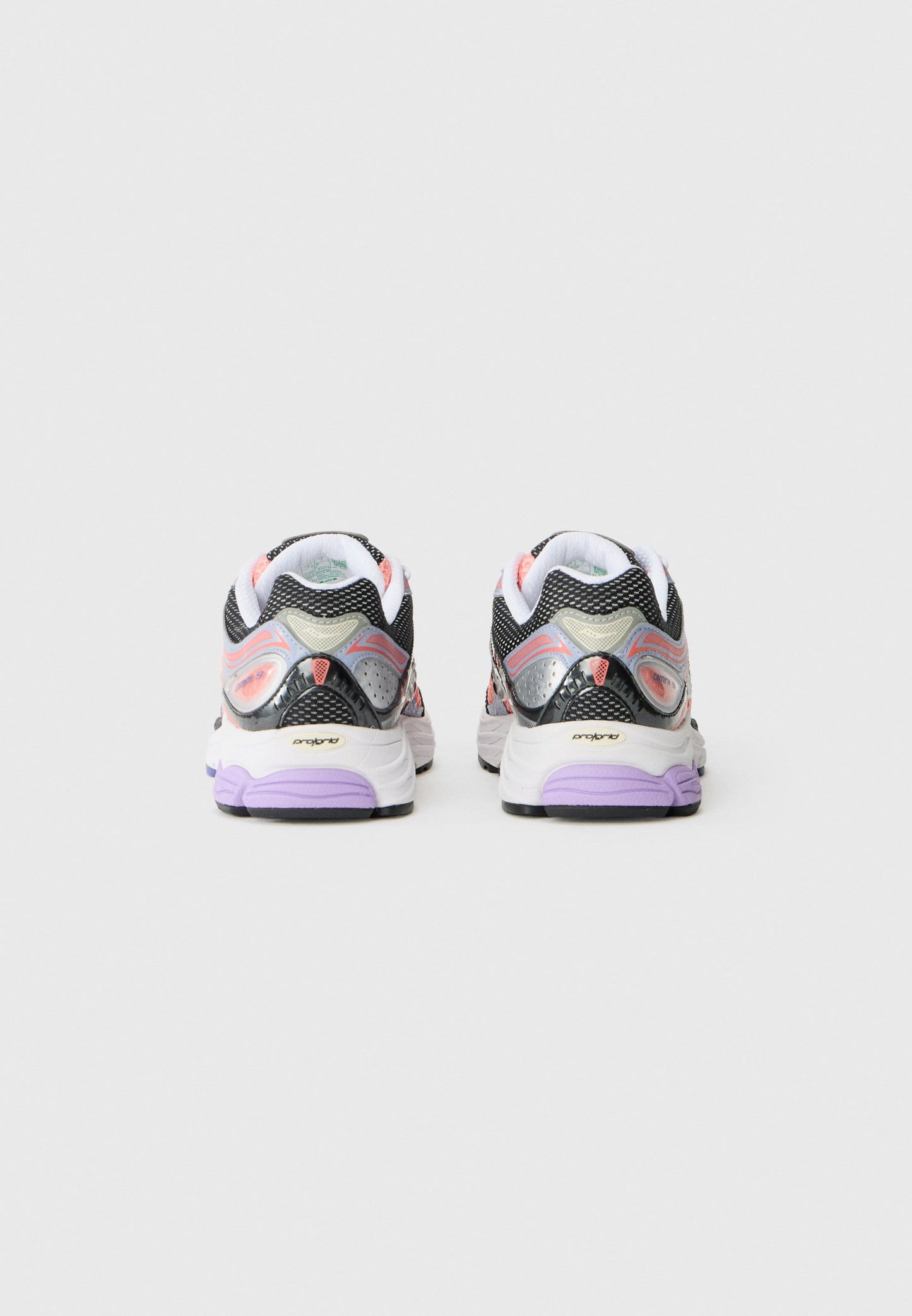 Saucony ProGrid Omni 9