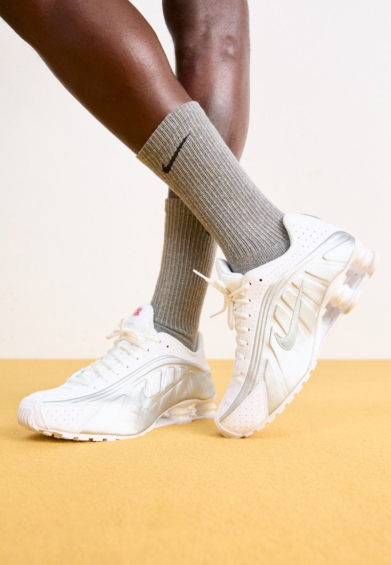 Nike Shox R4