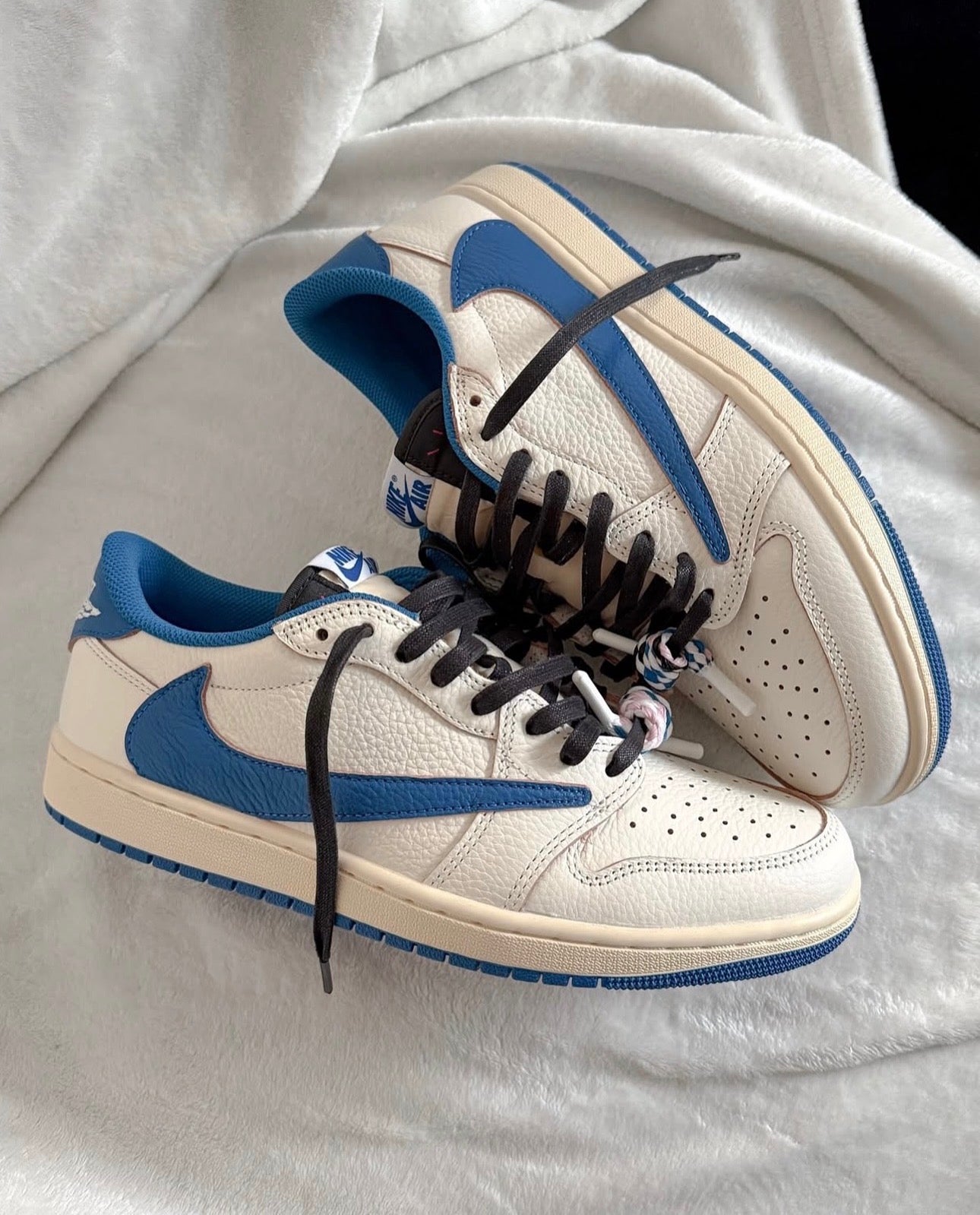 Nike Air Jordan 1 Low OG SP Fragment x Travis Scott