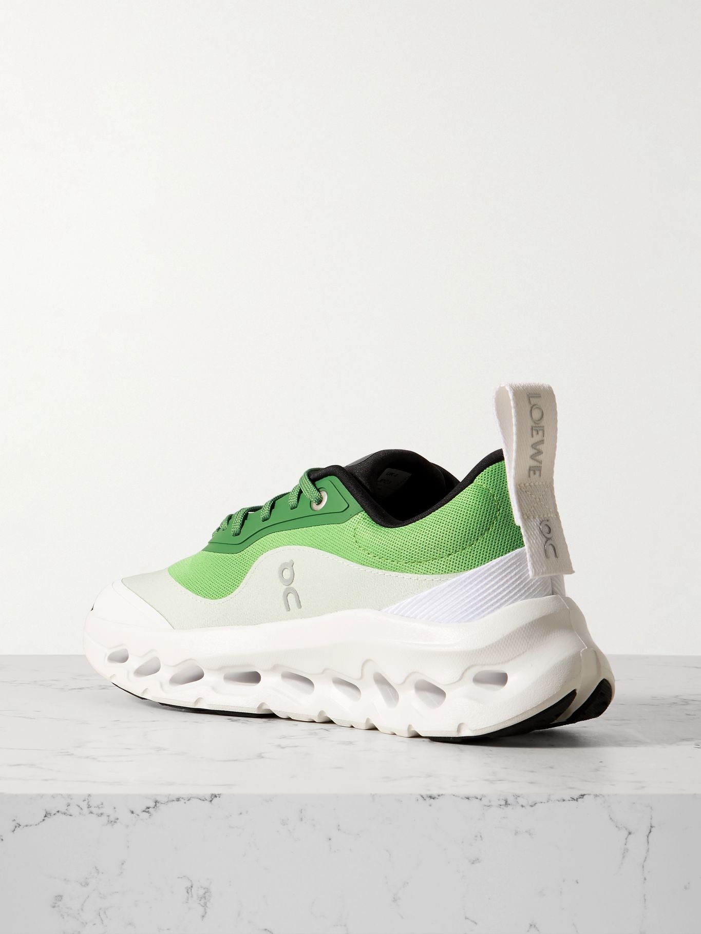 On Running Cloudtilt 2.0 x LOEWE