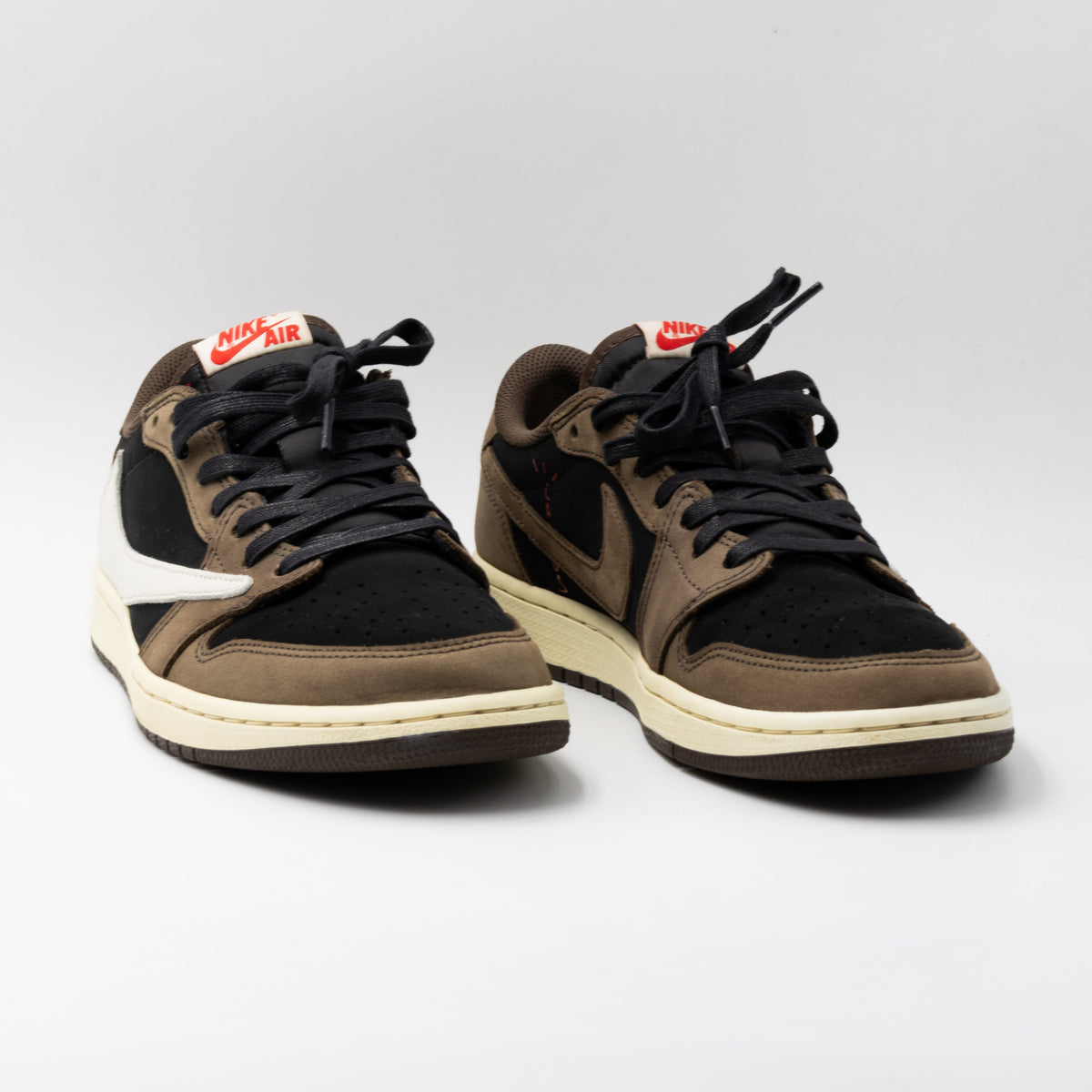 Nike Air Jordan 1 Retro Low x Travis Scott