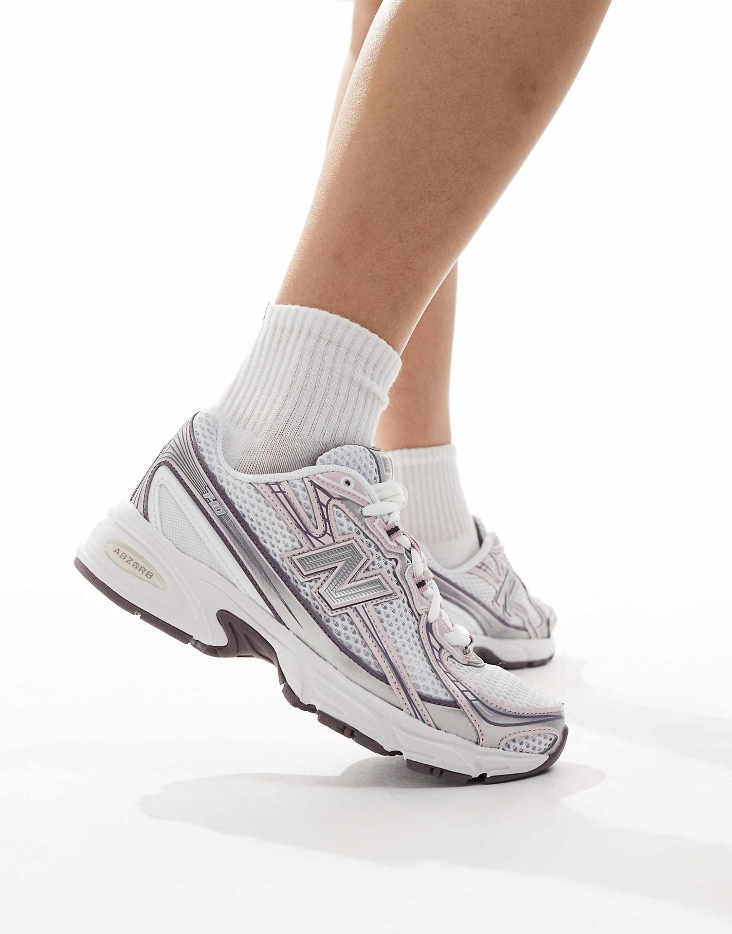 New Balance 740