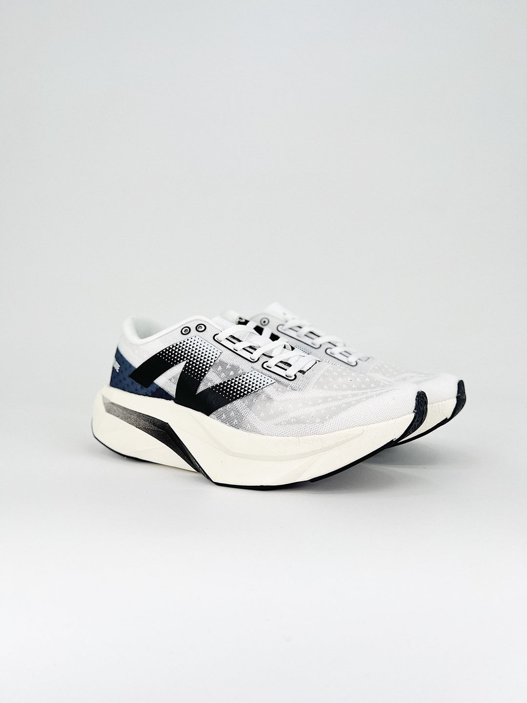 New Balance FuelCell SuperCom Elite V4