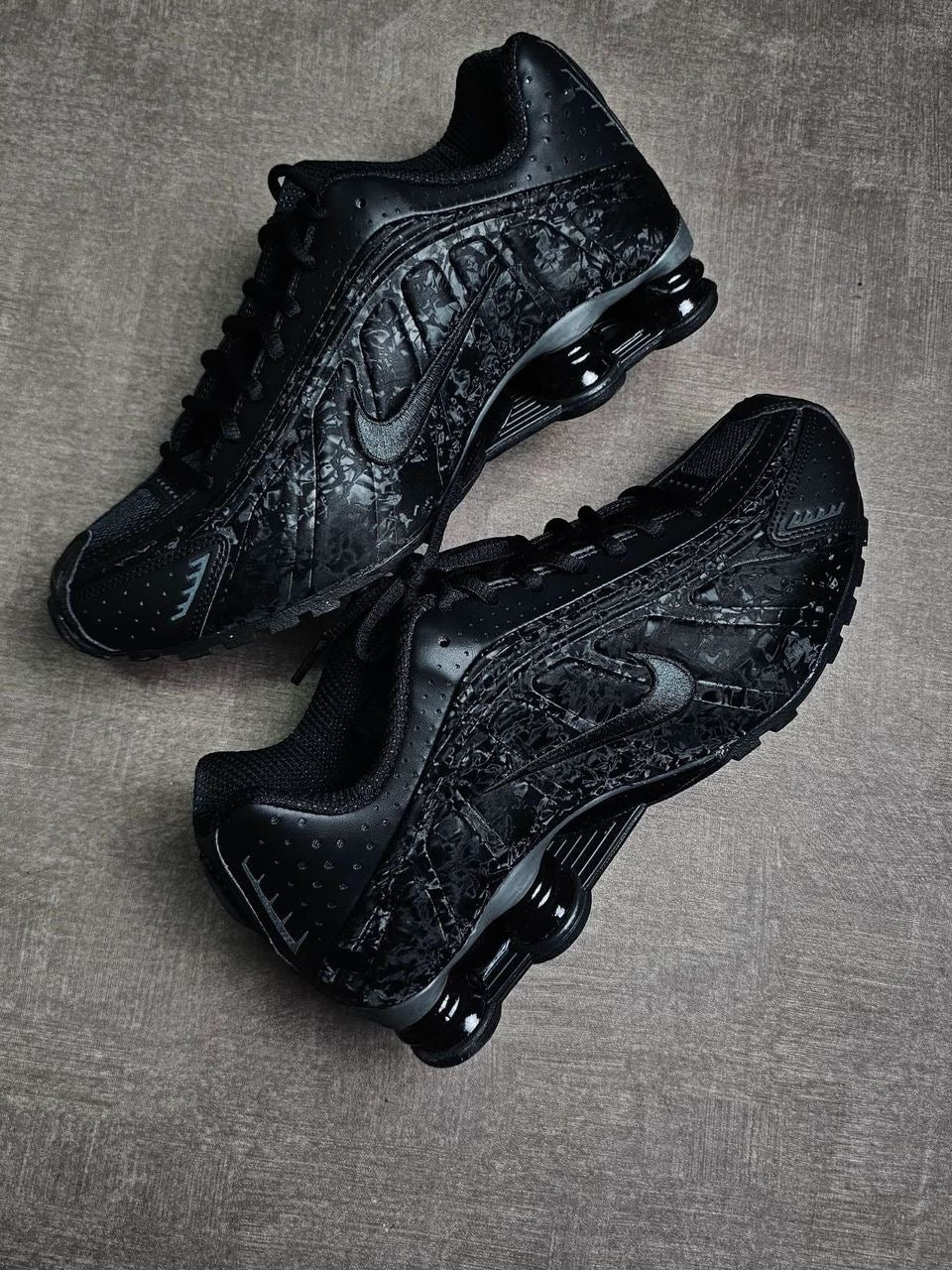 Nike Shox R4